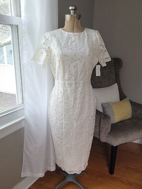 Alexia Admor Ivory Floral Lace Midi Dress